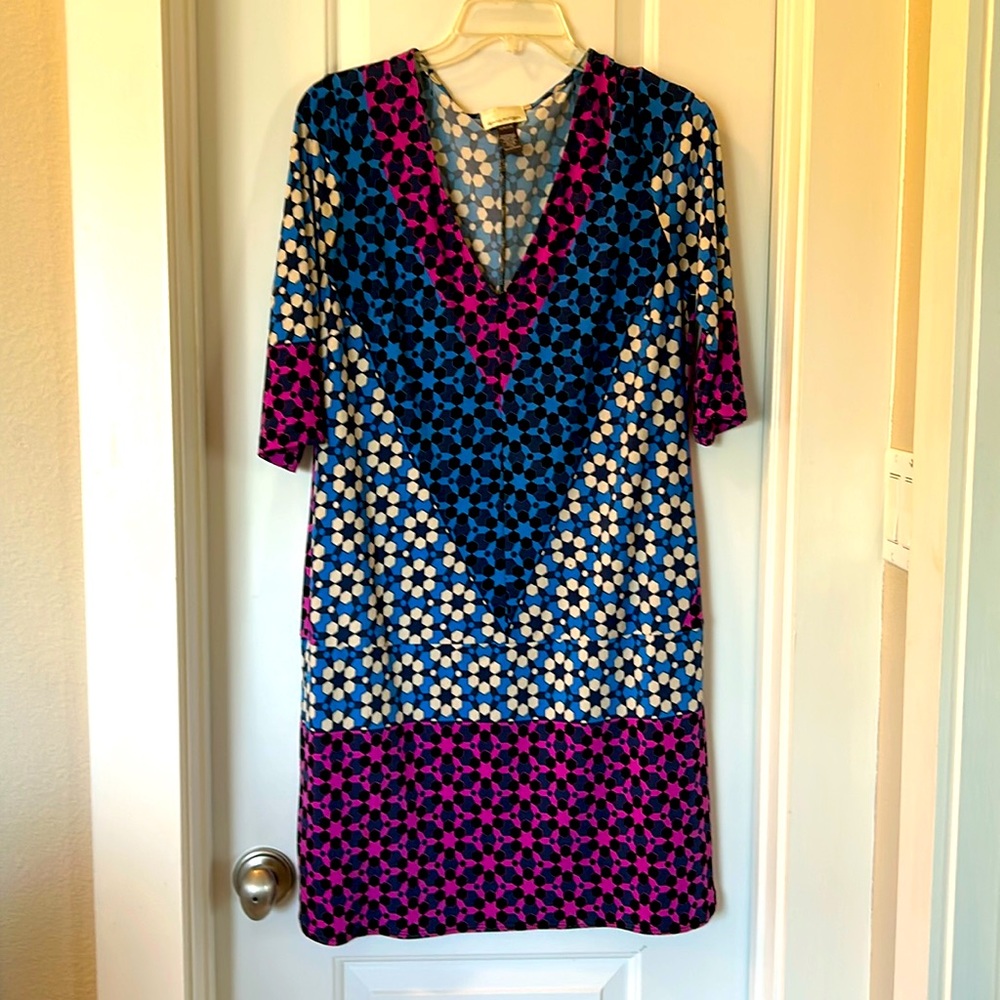 Donna Morgan size small dress Pink blue black Perfect material 3/4 length sleeve